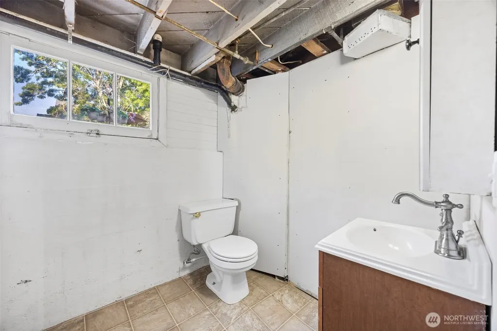 1216 Burwell Street Bremerton WA 98337