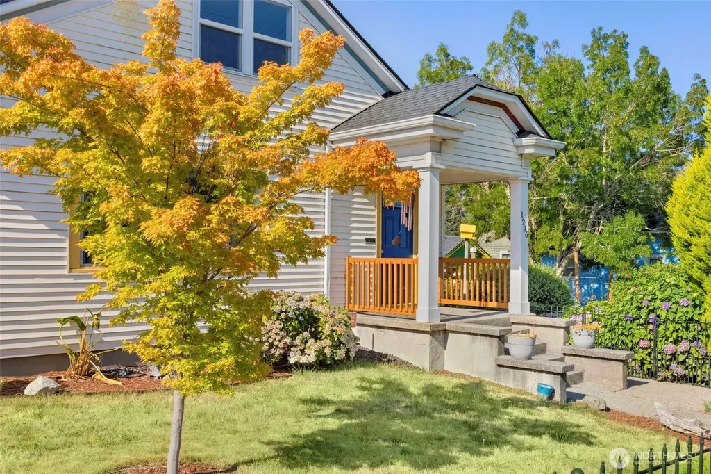 1216 Burwell Street Bremerton WA 98337