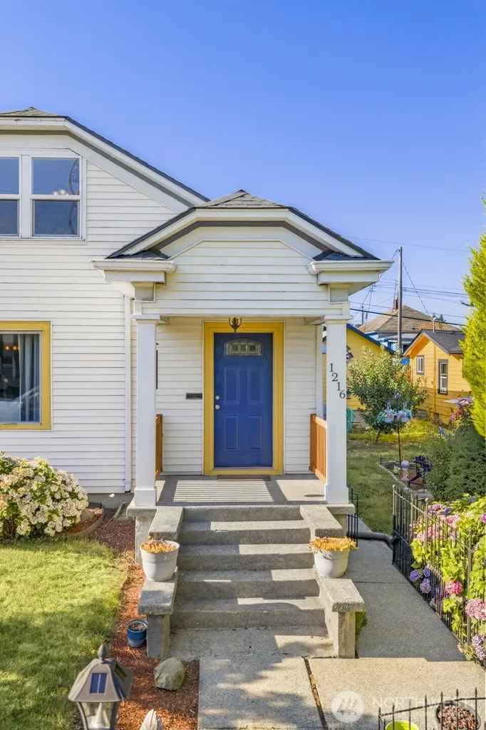 1216 Burwell Street Bremerton WA 98337