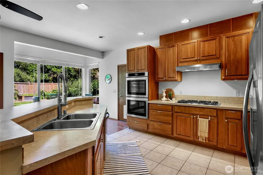 3217 Locust Avenue Bellingham WA 98225