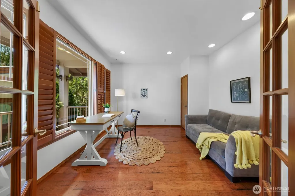 3217 Locust Avenue Bellingham WA 98225