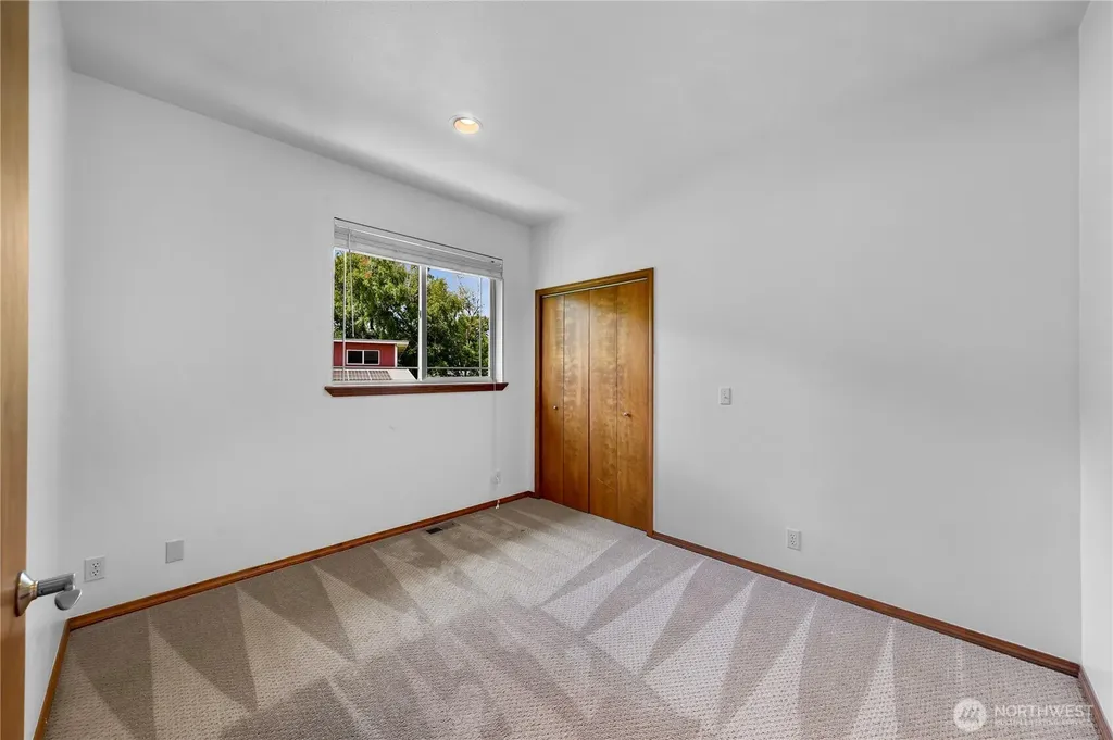 3217 Locust Avenue Bellingham WA 98225