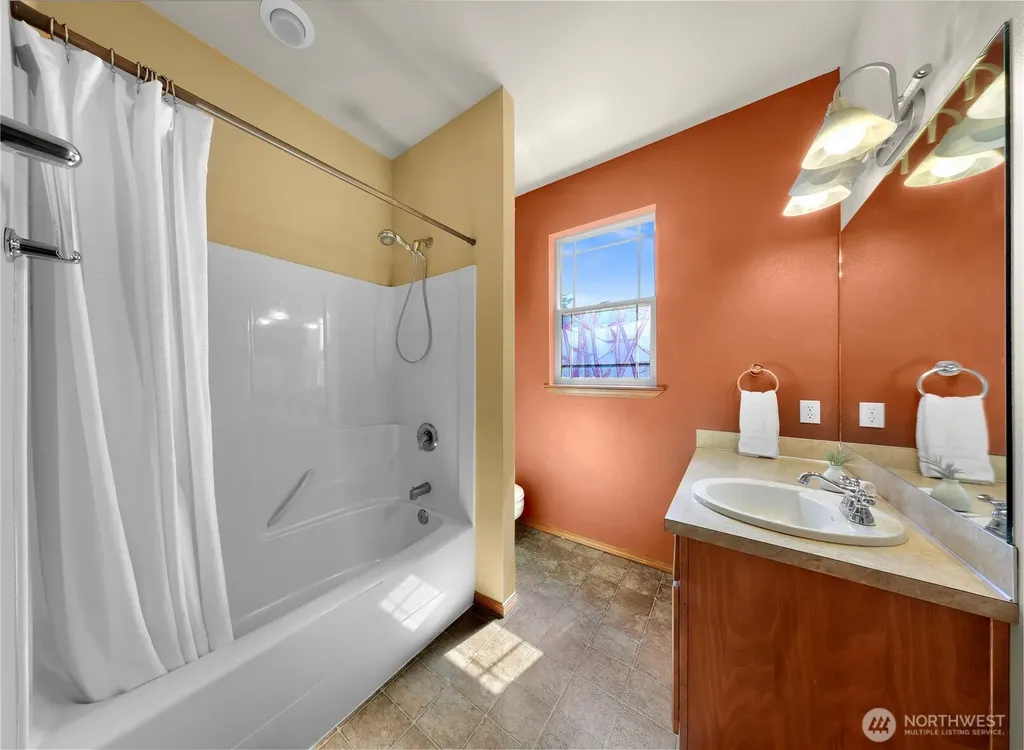 3217 Locust Avenue Bellingham WA 98225
