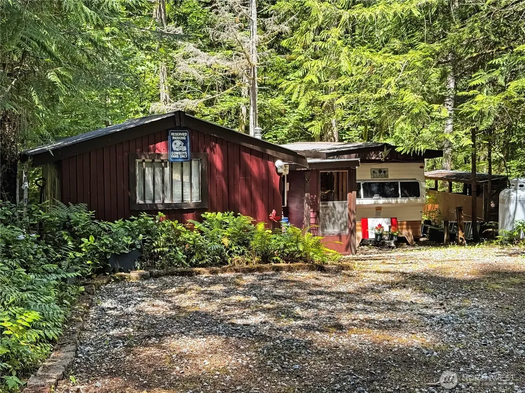 92 Goldrush Road Deming WA 98244