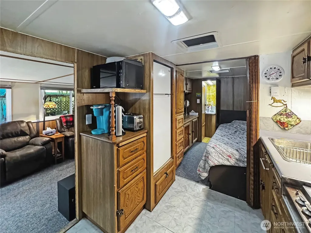 92 Goldrush Road Deming WA 98244