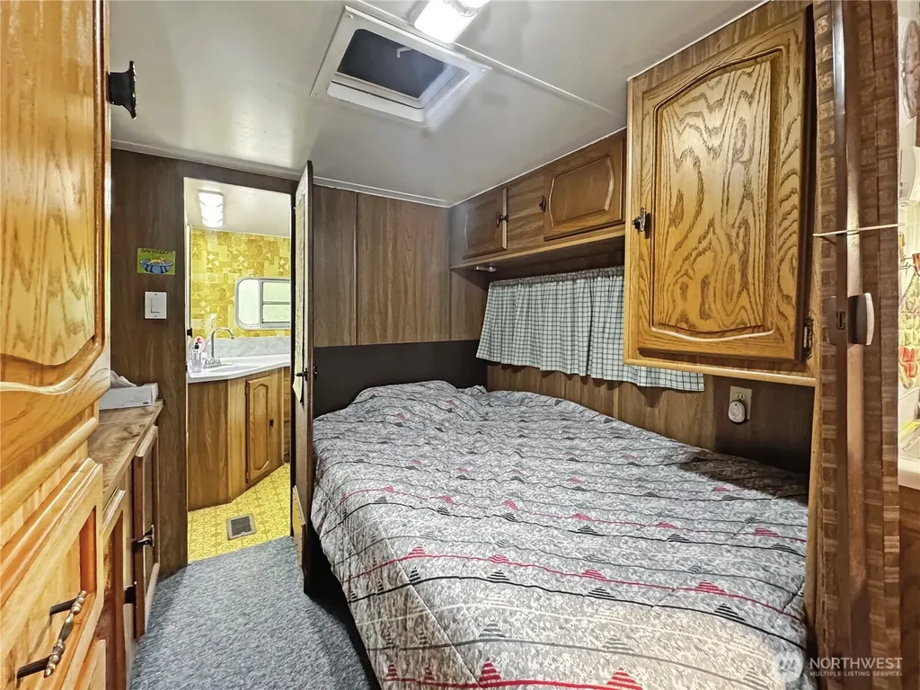 92 Goldrush Road Deming WA 98244