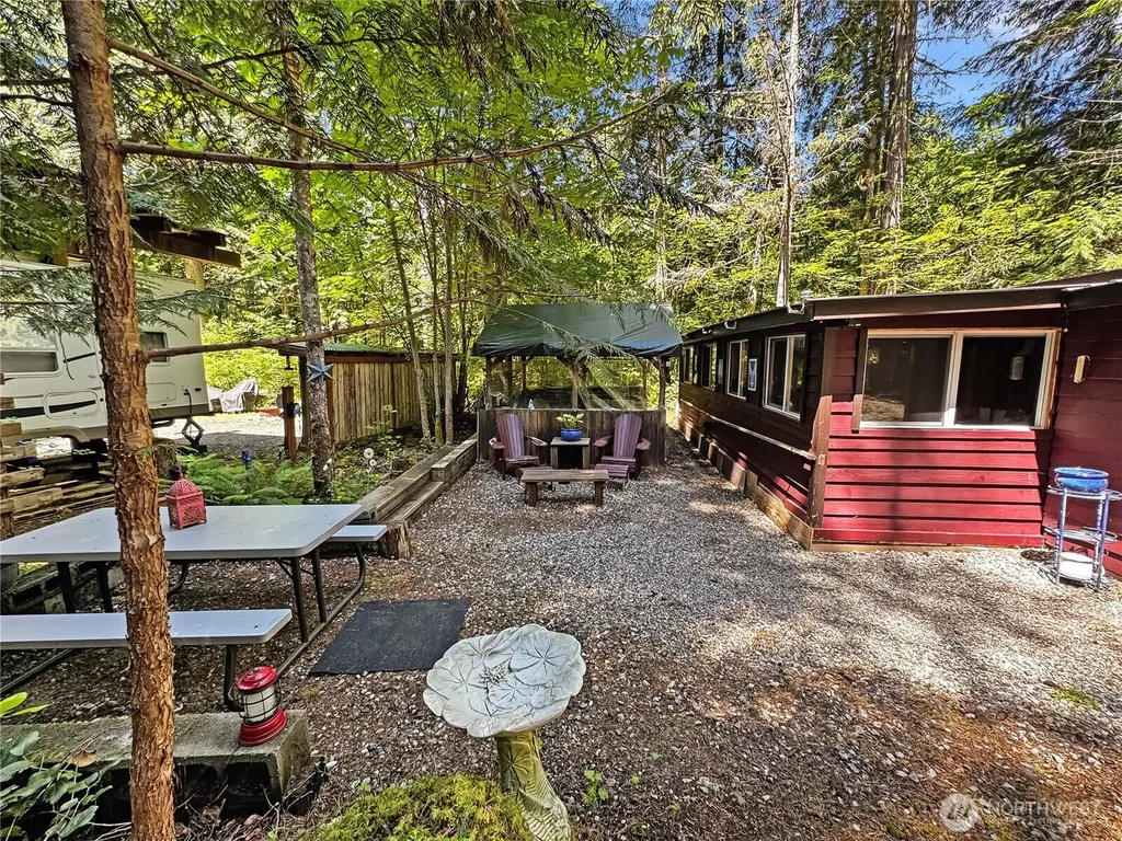92 Goldrush Road Deming WA 98244
