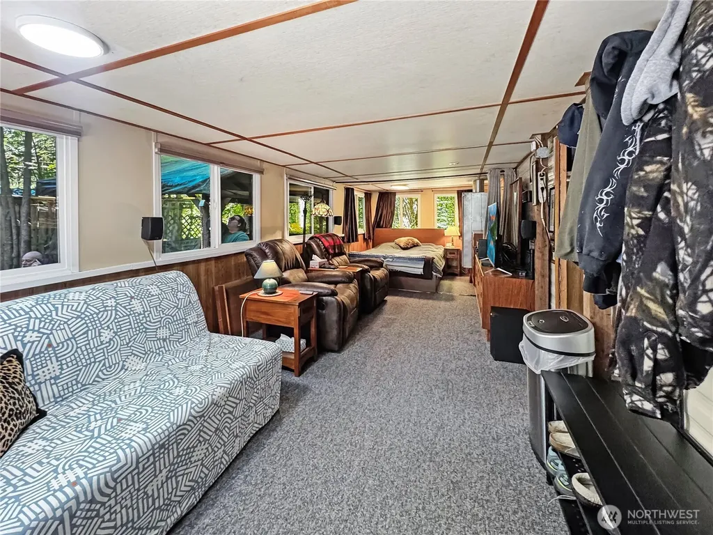 92 Goldrush Road Deming WA 98244