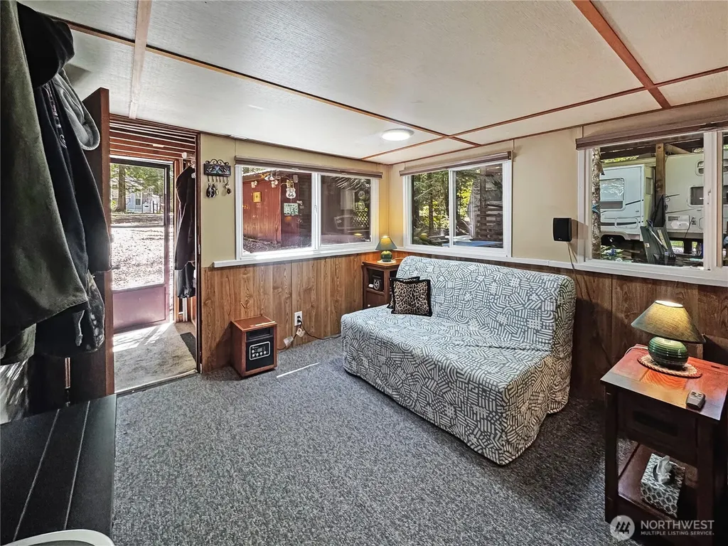 92 Goldrush Road Deming WA 98244