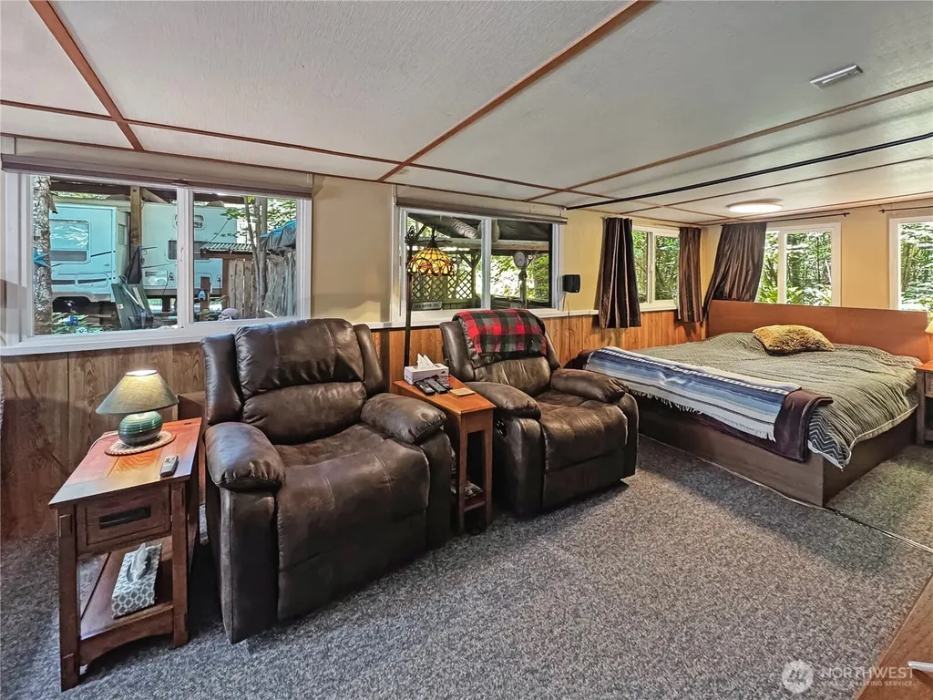 92 Goldrush Road Deming WA 98244