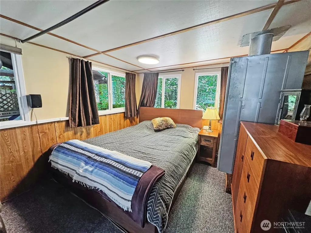92 Goldrush Road Deming WA 98244