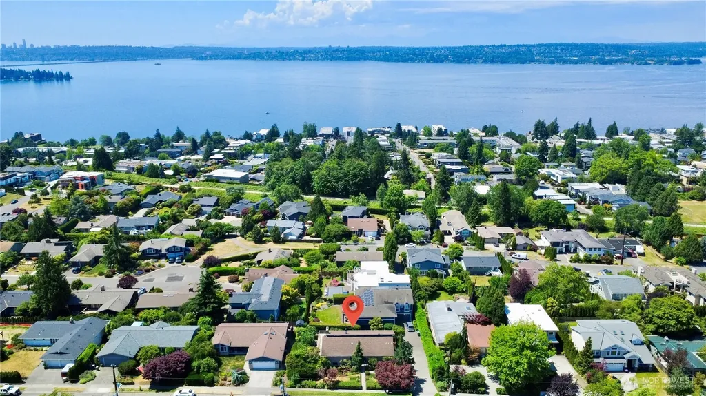6225 106th Avenue NE Kirkland WA 98033