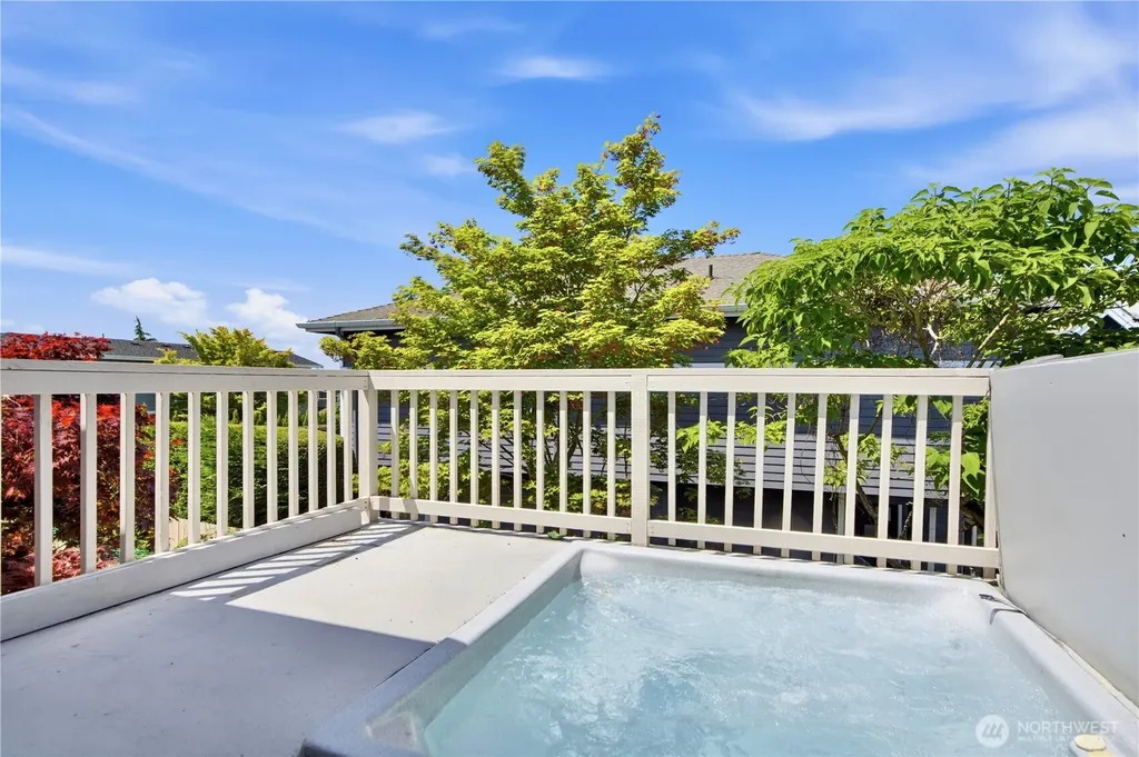 6225 106th Avenue NE Kirkland WA 98033
