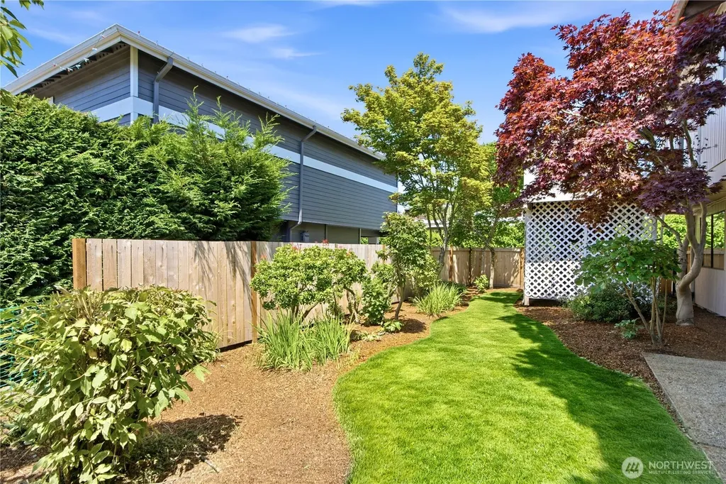 6225 106th Avenue NE Kirkland WA 98033