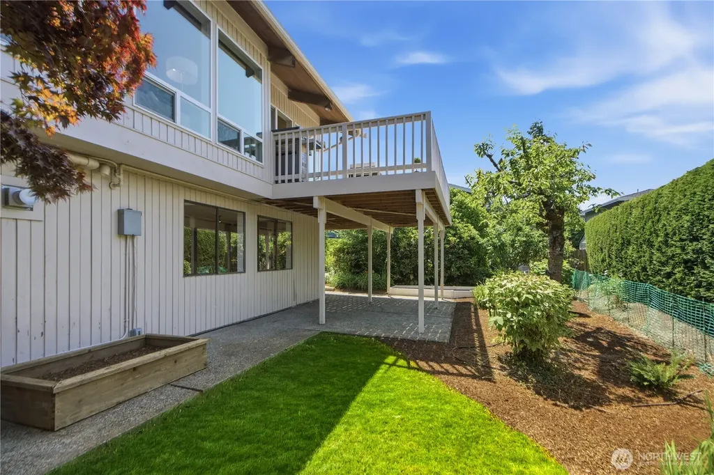 6225 106th Avenue NE Kirkland WA 98033