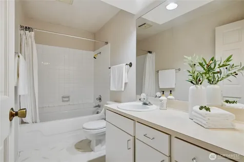 6225 106th Avenue NE Kirkland WA 98033
