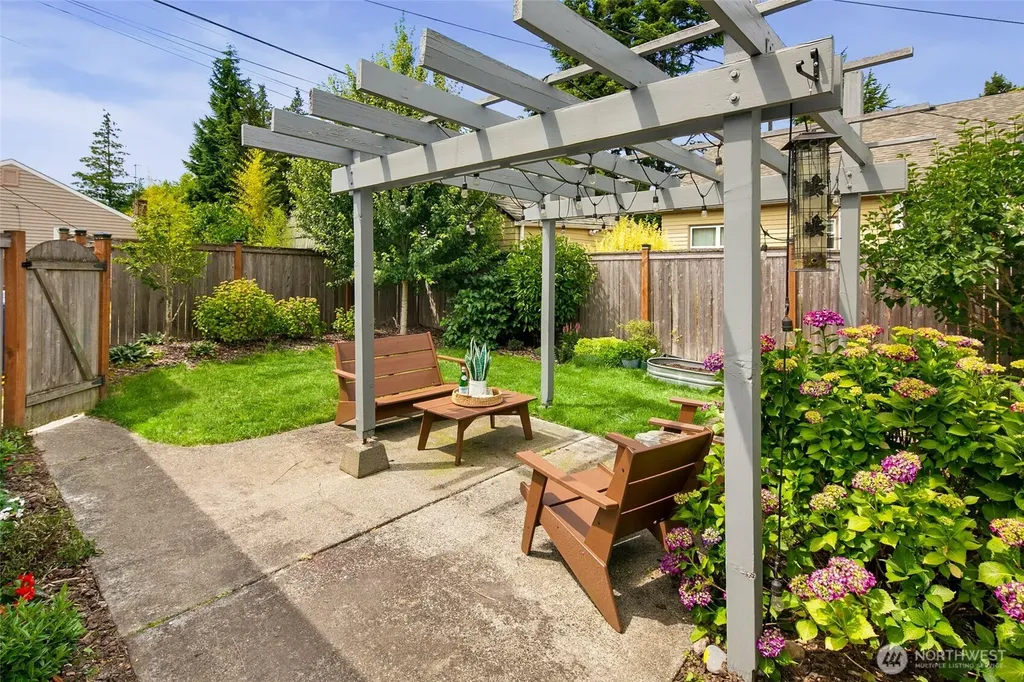 8353 20th Avenue NW Seattle WA 98117