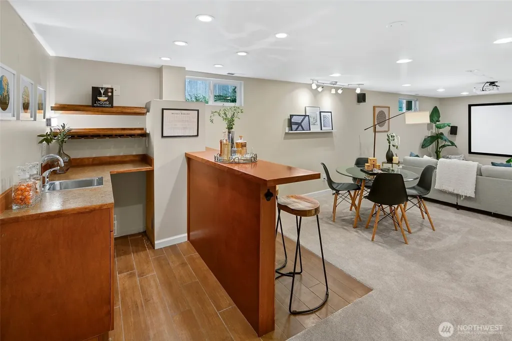 8353 20th Avenue NW Seattle WA 98117