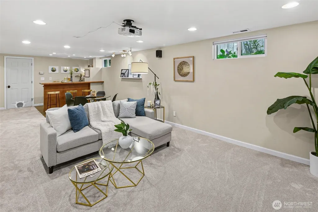 8353 20th Avenue NW Seattle WA 98117