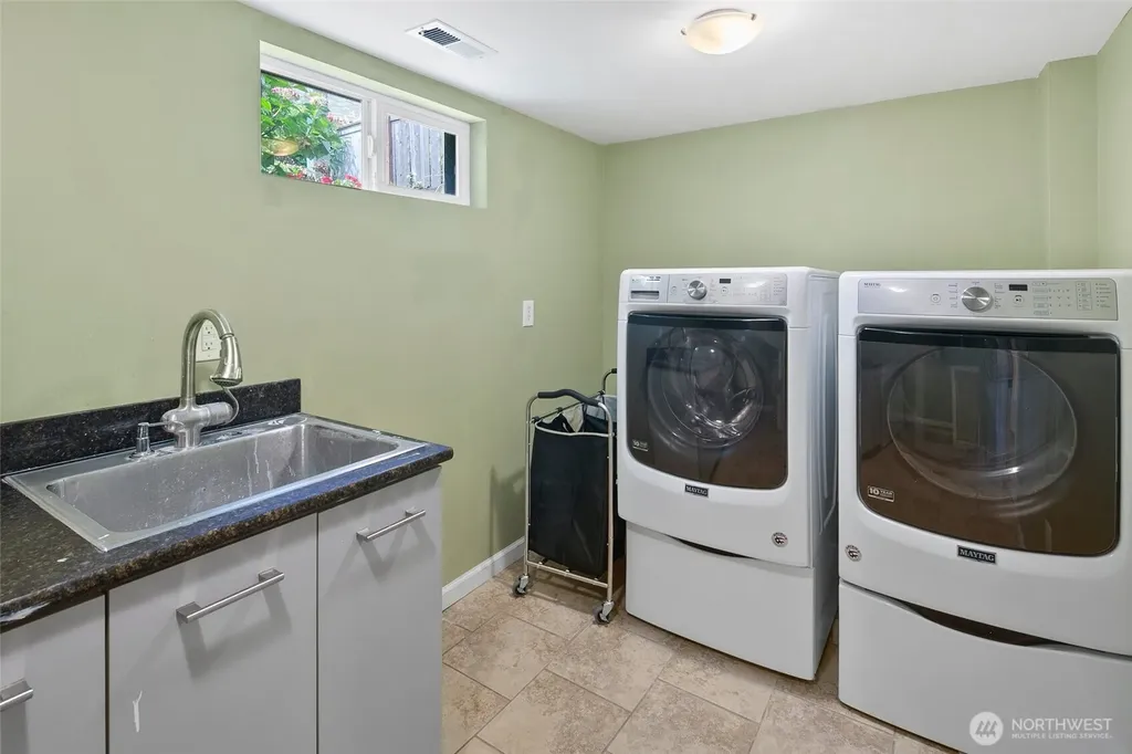 8353 20th Avenue NW Seattle WA 98117