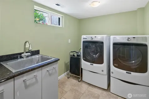 8353 20th Avenue NW Seattle WA 98117