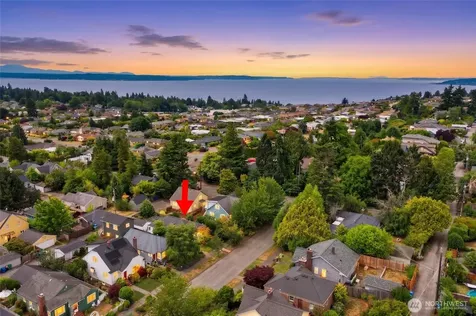 8353 20th Avenue NW Seattle WA 98117