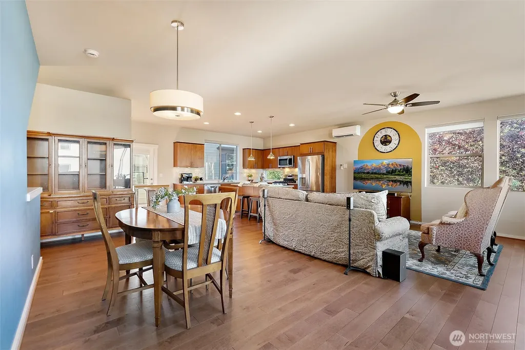 347 Chelan Avenue NE Renton WA 98059