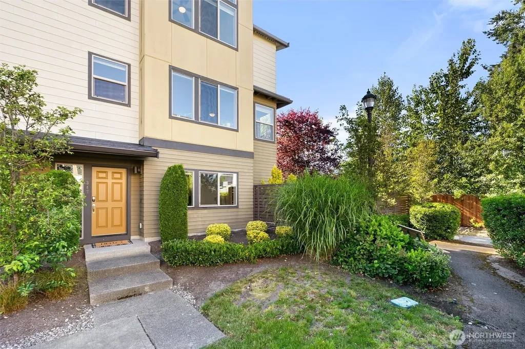 347 Chelan Avenue NE Renton WA 98059