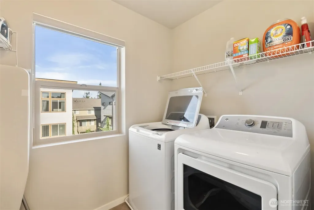 347 Chelan Avenue NE Renton WA 98059