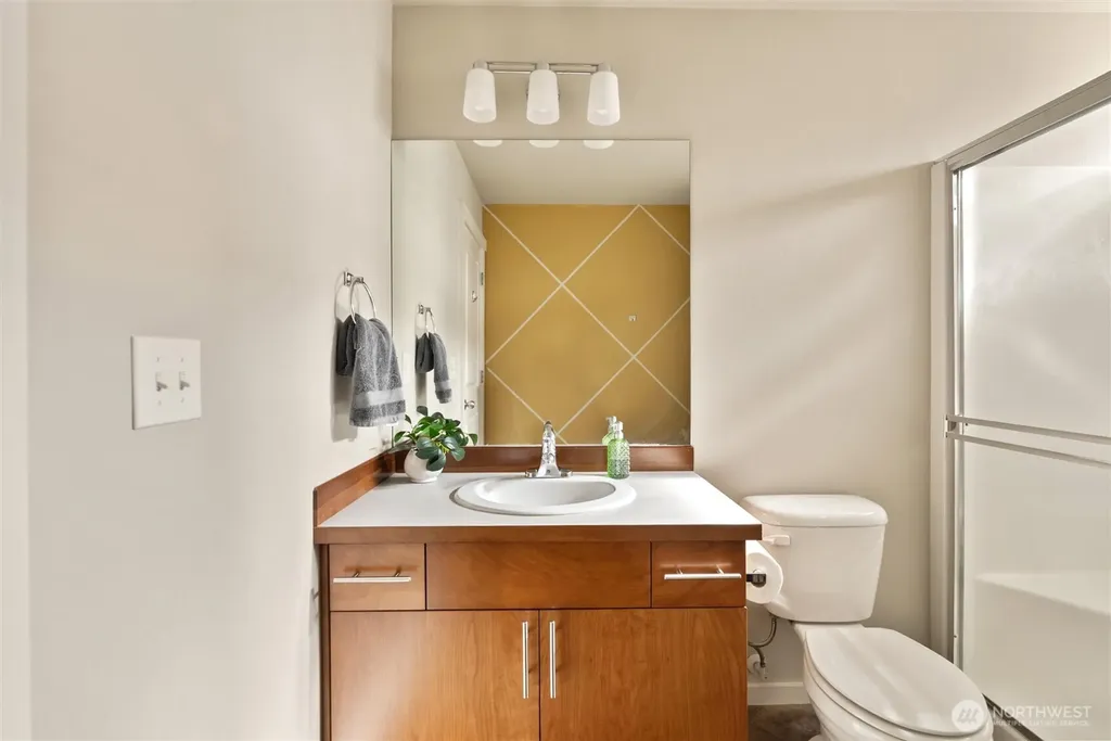 347 Chelan Avenue NE Renton WA 98059