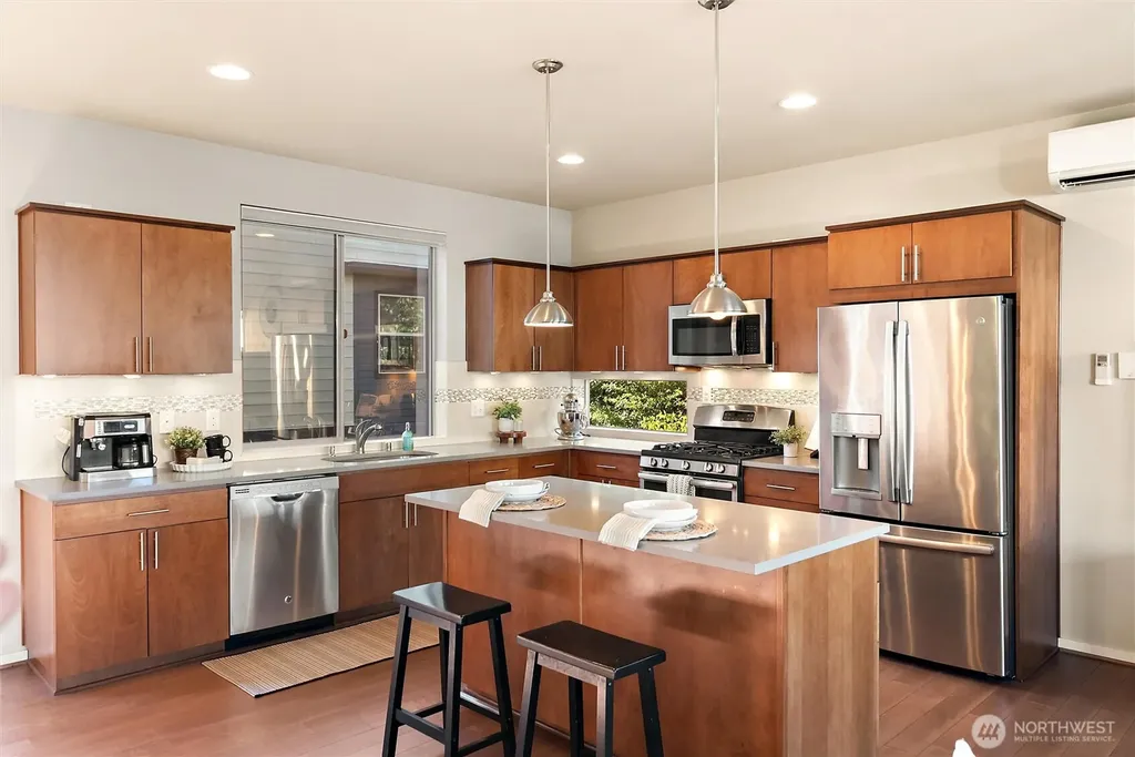 347 Chelan Avenue NE Renton WA 98059