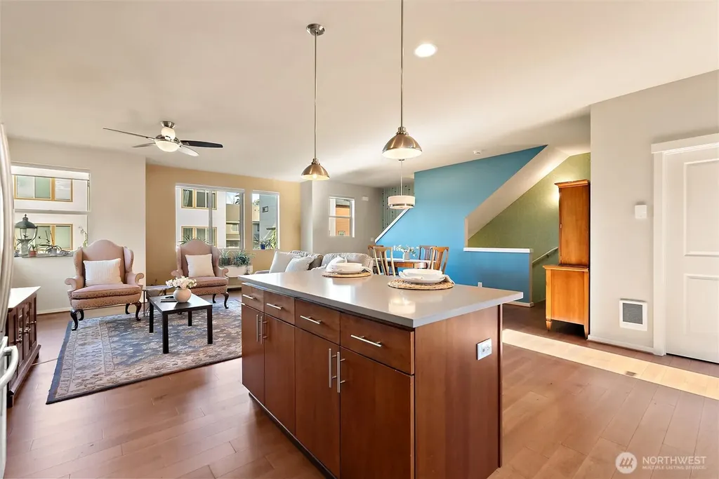 347 Chelan Avenue NE Renton WA 98059