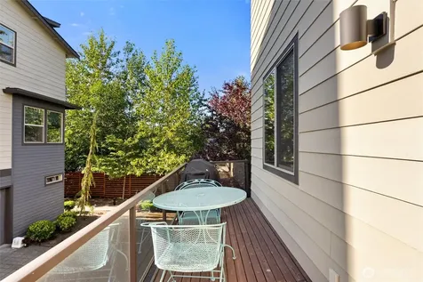 347 Chelan Avenue NE Renton WA 98059