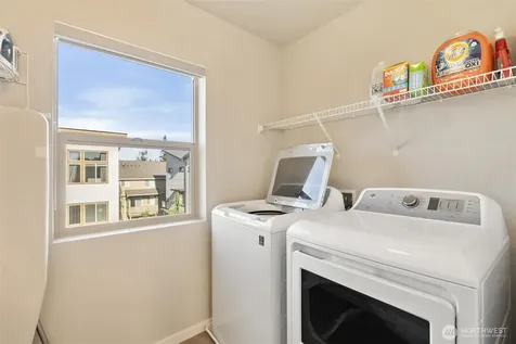 347 Chelan Avenue NE Renton WA 98059