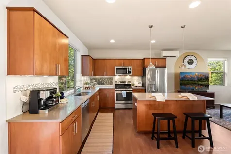 347 Chelan Avenue NE Renton WA 98059