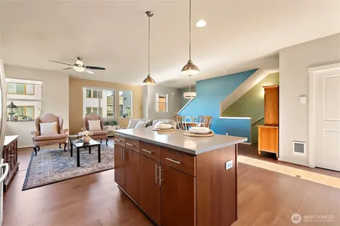 347 Chelan Avenue NE Renton WA 98059