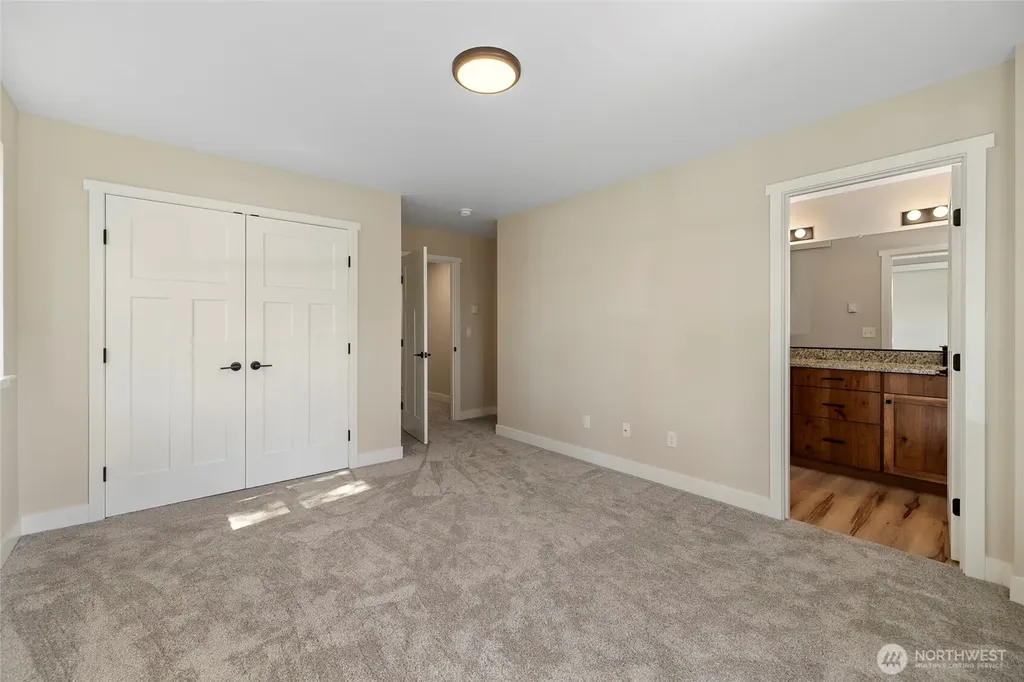945 NW Heller Street Oak Harbor WA 98277