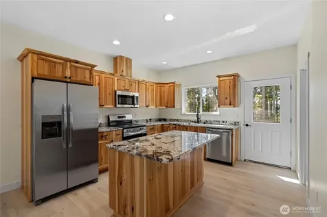 945 NW Heller Street Oak Harbor WA 98277