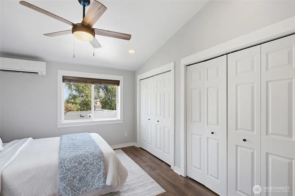 227 24th Avenue E Seattle WA 98112