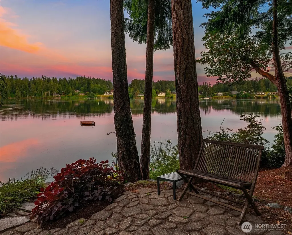 211 E Church Point Drive Shelton WA 98584
