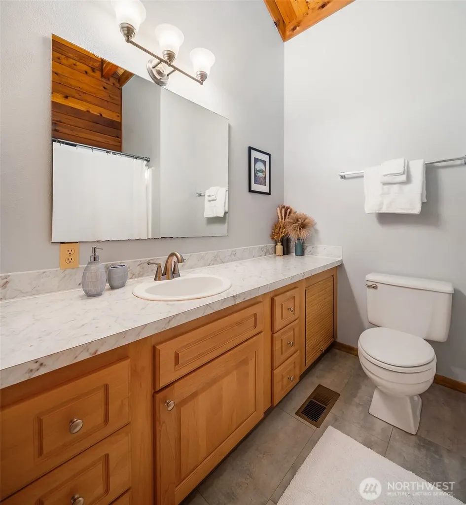 211 E Church Point Drive Shelton WA 98584