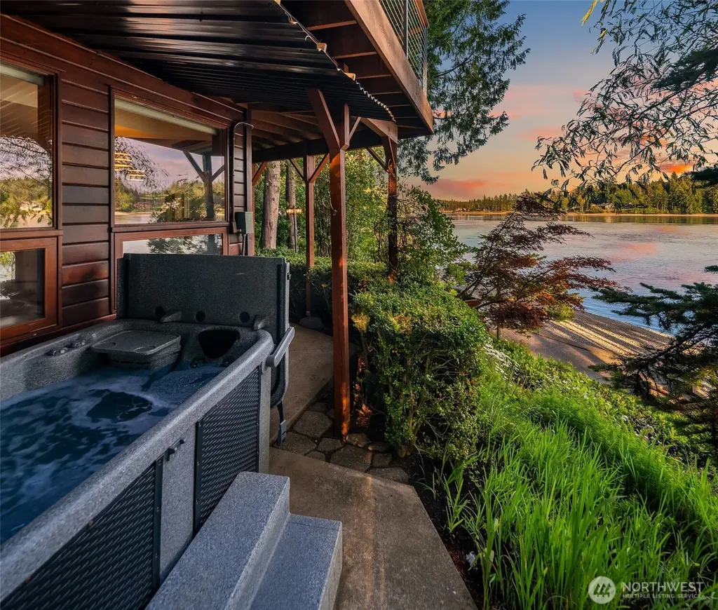 211 E Church Point Drive Shelton WA 98584