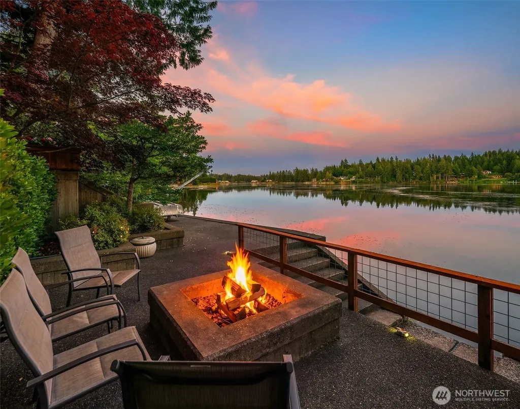 211 E Church Point Drive Shelton WA 98584