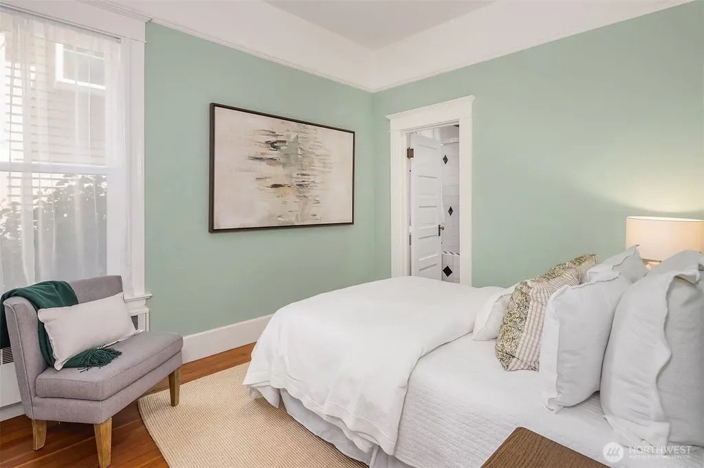 6750 26th Avenue NW Seattle WA 98117