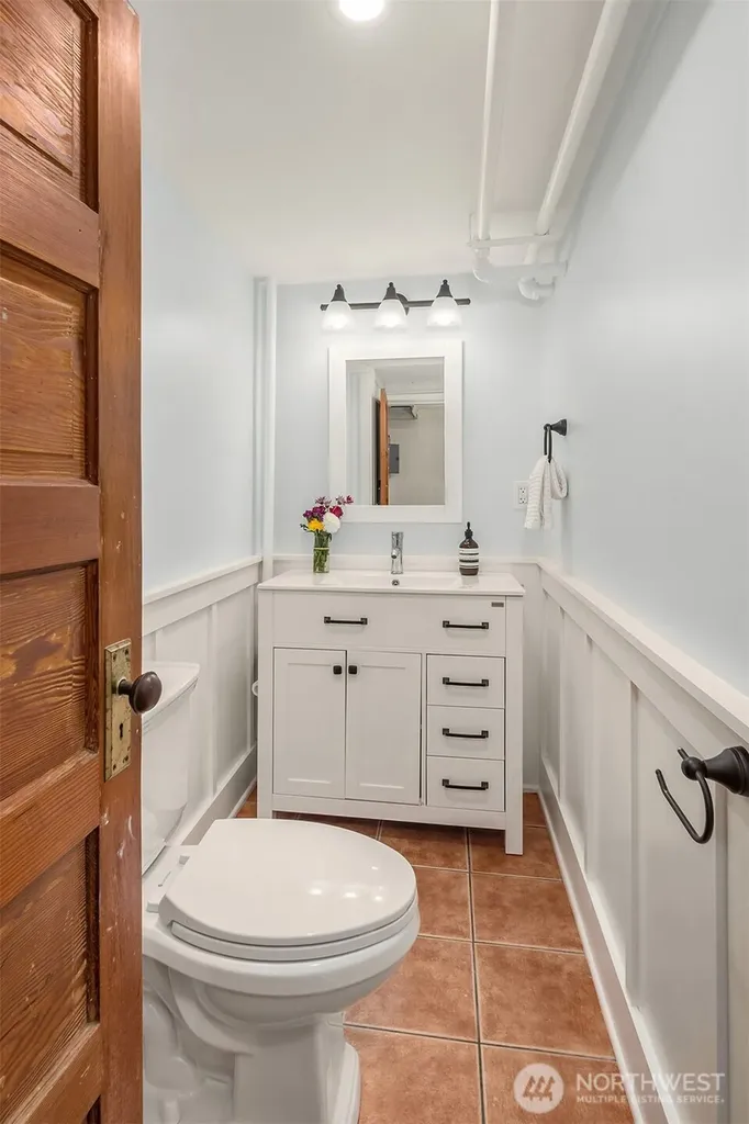 6750 26th Avenue NW Seattle WA 98117