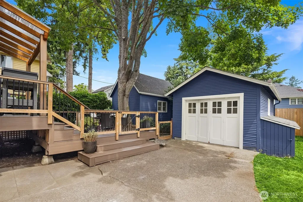 6750 26th Avenue NW Seattle WA 98117