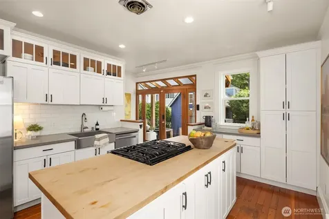 6750 26th Avenue NW Seattle WA 98117