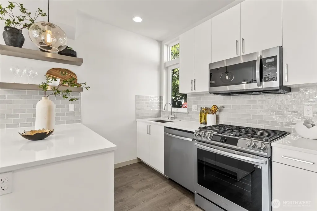 966 N Allen Place Seattle WA 98103