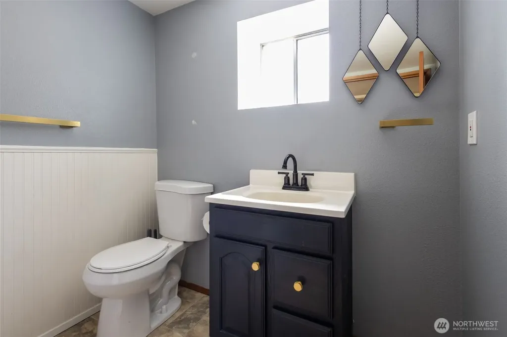 4102 80th Street E Tacoma WA 98443