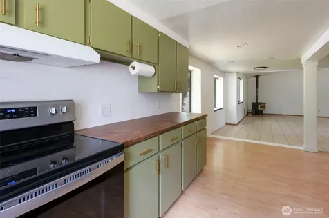 4102 80th Street E Tacoma WA 98443